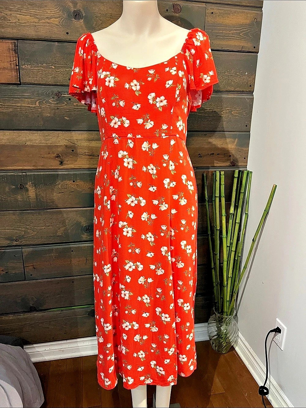 Old Navy Floral Midi Dress in Red Size M Like New
